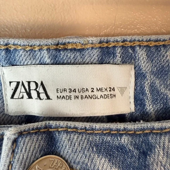 SALE ZARA High Waisted Light Wash Distressed Raw Hem Straight Leg Jeans W Size 2 - Picture 2 of 10
